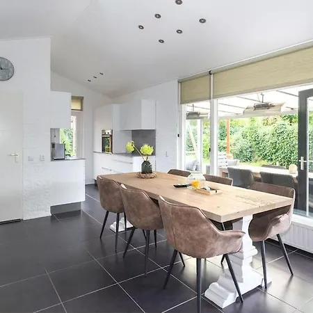 بيت للعطل Near With Large Private Garden *