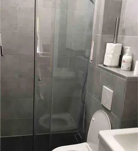 Near With Large Private Garden - Not For Companies