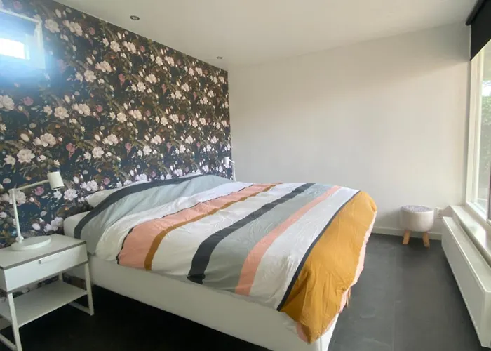 Near With Large Private Garden - Not For Companies