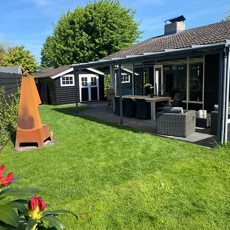 Near With Large Private Garden - Not For Companies Vakantiehuis