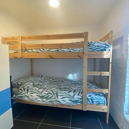 Near With Large Private Garden - Not For Companies Vakantiehuis