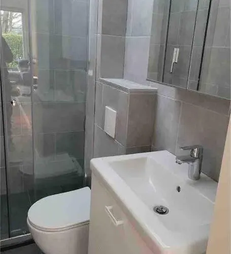 Near With Large Private Garden - Not For Companies * Ouddorp