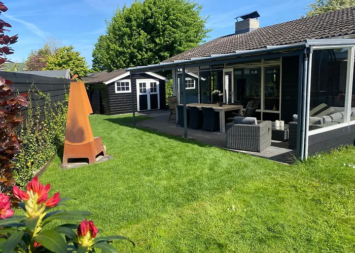 Near With Large Private Garden - Not For Companies Vakantiehuis