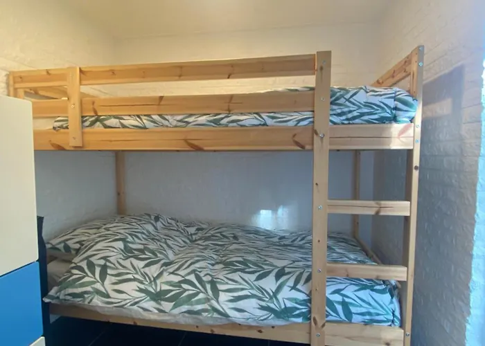 Near With Large Private Garden - Not For Companies Vakantiehuis